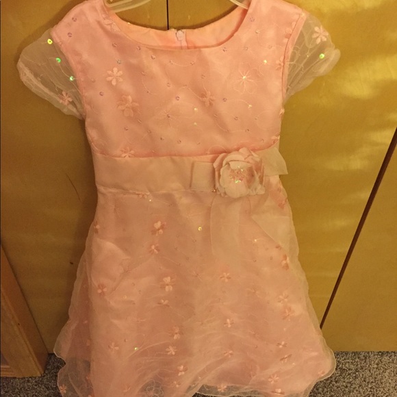 Bonnie Jean girls party dress size 5 in peach - Picture 3 of 4